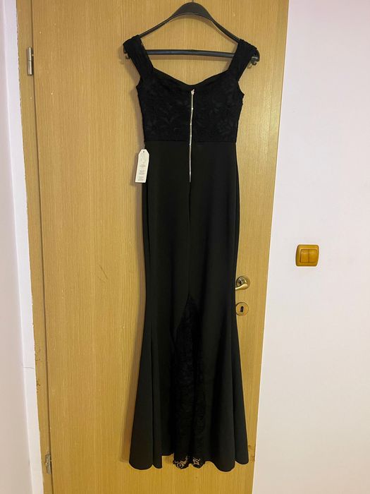 Дълга черна бална рокля