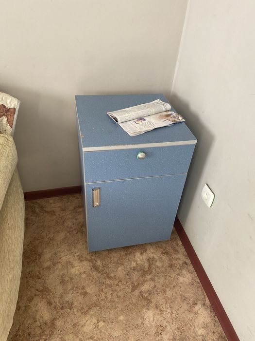 продам шкаф с тумбой