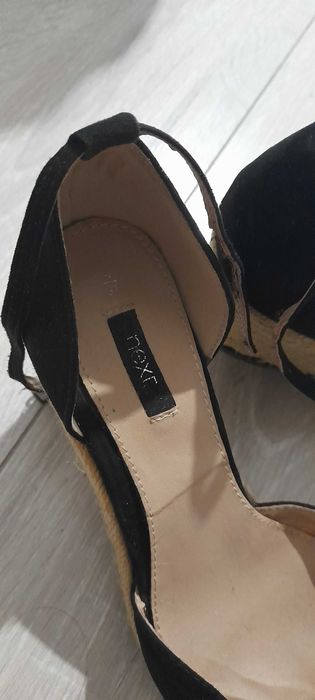 Босоножки 37 размера Next