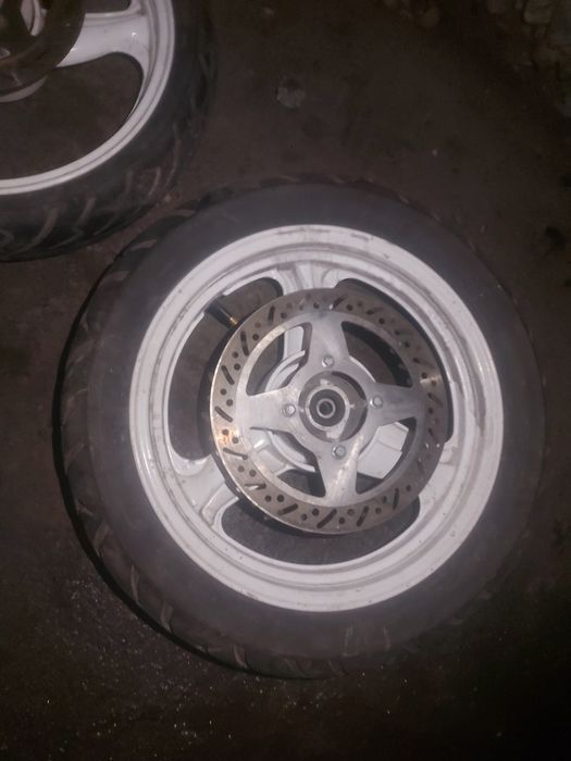 Продаю запчасти колеса и мотор