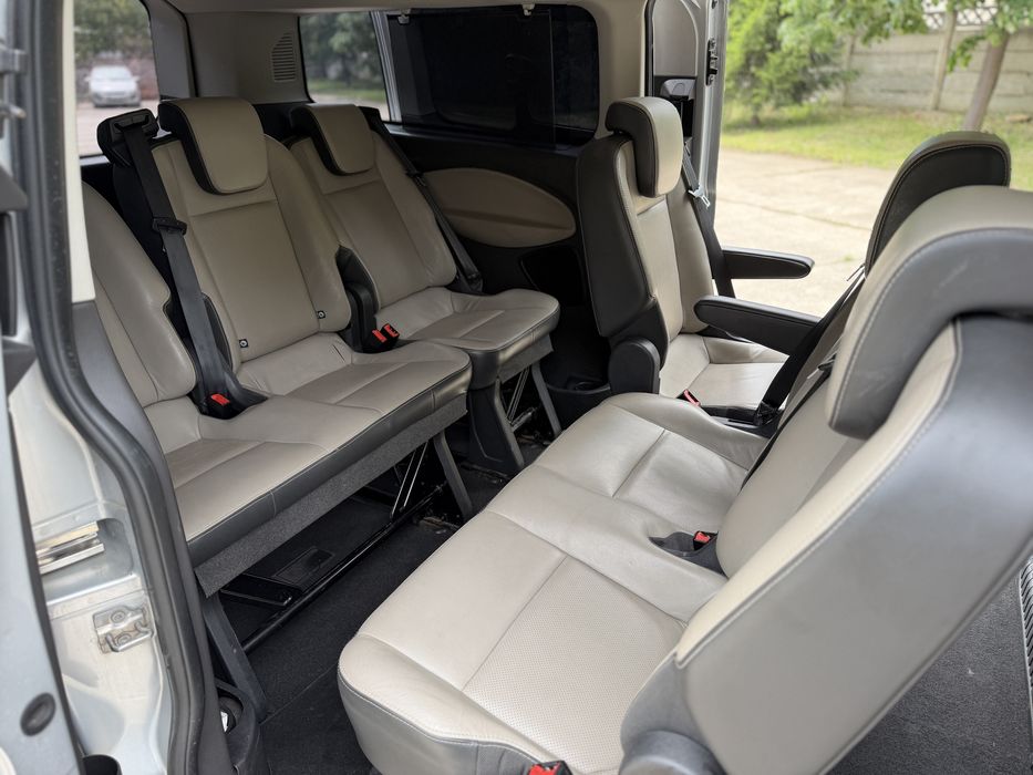 Ford Tourneo Custom 300 - 2013 - 2.2 Diesel - Euro 5 - Manual 6+1 Trepte - 155 Cai Putere - 9 Locuro - Piele - Clima - Cui remorcare - Perdelute -