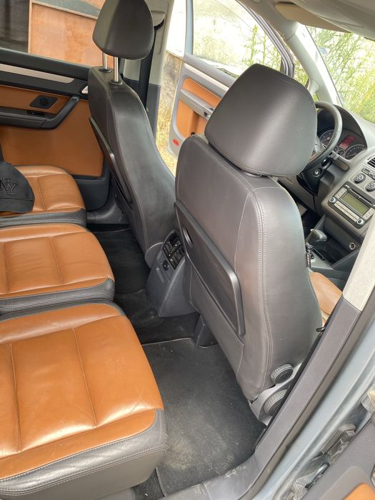 Кожен салон за Фолксваген Тоуран