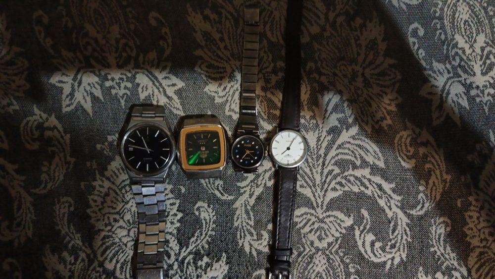 Продам часы не рабочие