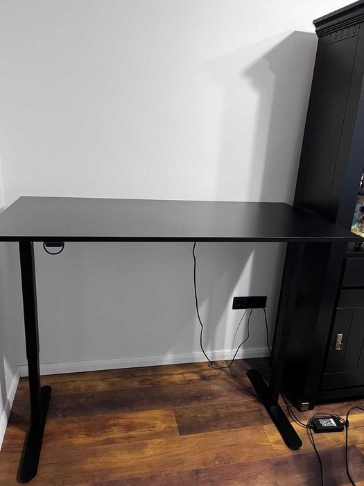 Birou reglabil electric SVANEKE 140x70 cm, negru