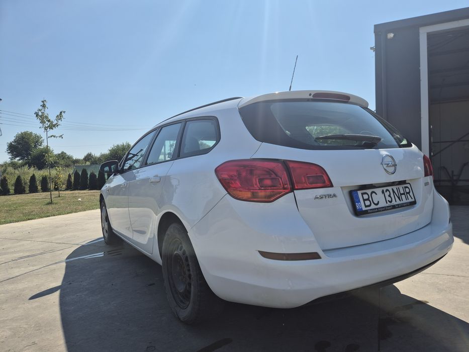 OPEL Astra 2012 — imagine 4