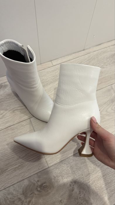 Продам новые ботинки