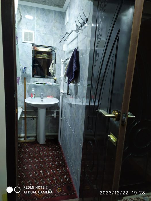 Продается квартира 3 комнатные со всеми удобствами Чирчик 1 микр