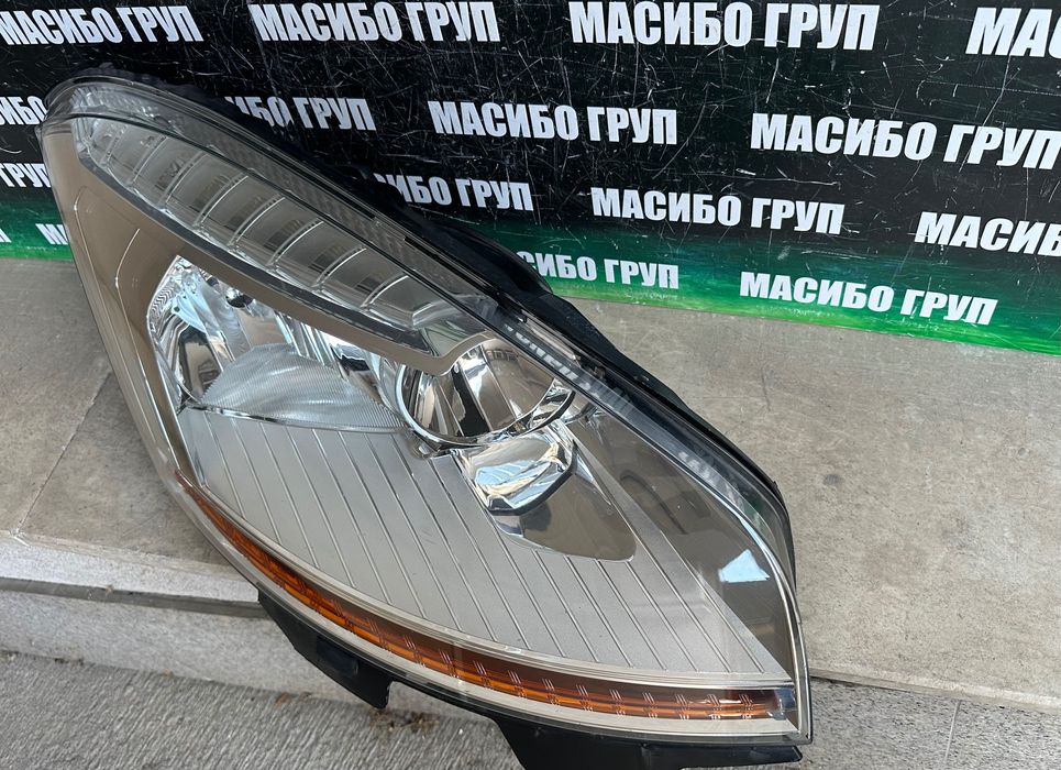 Фар far десен фарове нексенон H7/H1 за Ситроен Ц4 Citroen C4 Picasso