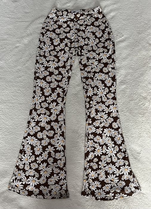 Штаны с ромашками Bershka