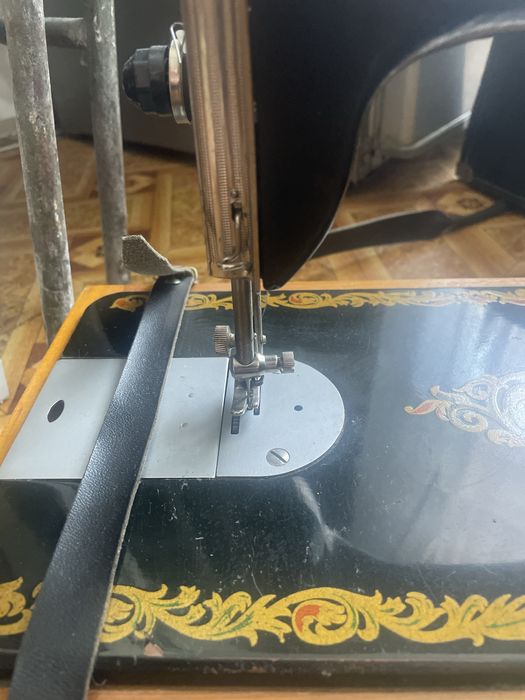 Швейная ручная машинка