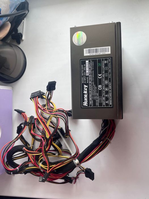 Блок питания Huntkey 700W
