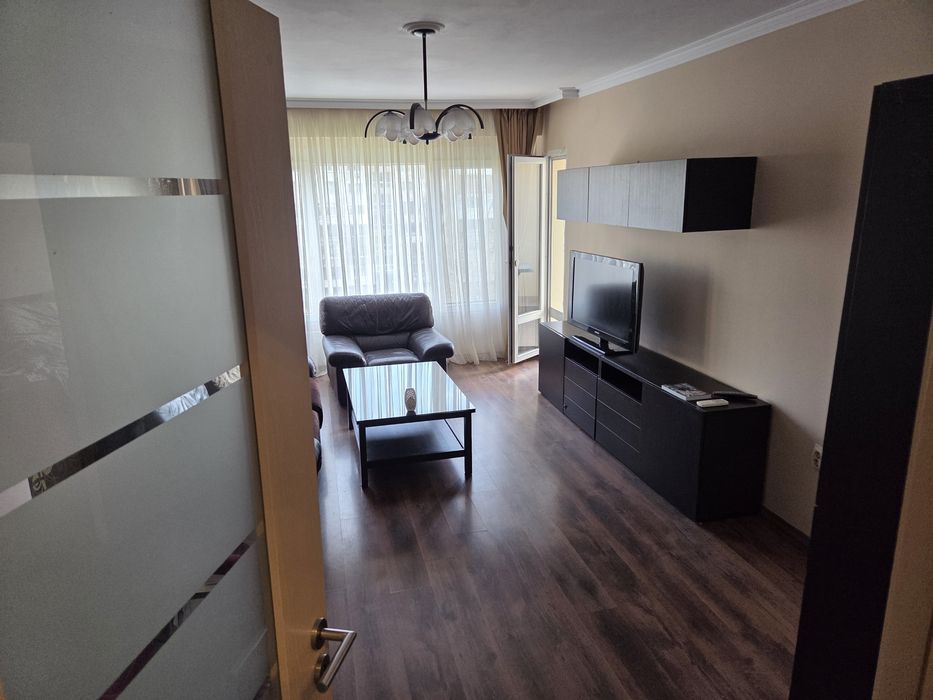 Под наем 3 стаен апартамент