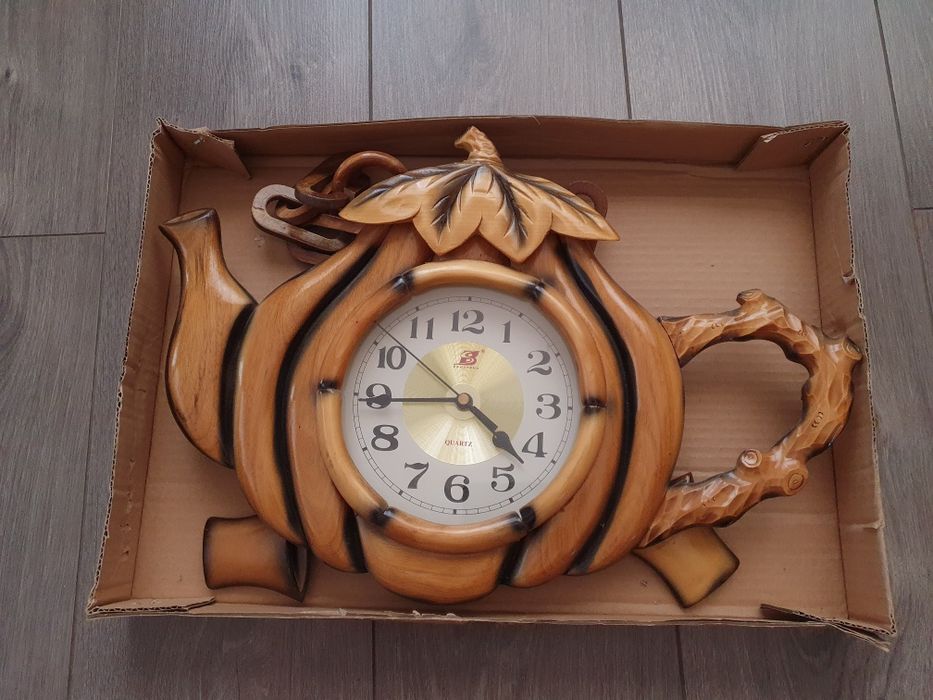 Часы настенные (декор)