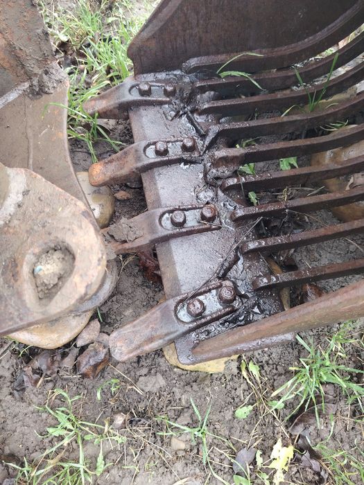 Săpături și amenajări terenuri i cu miniexcavator de 2t