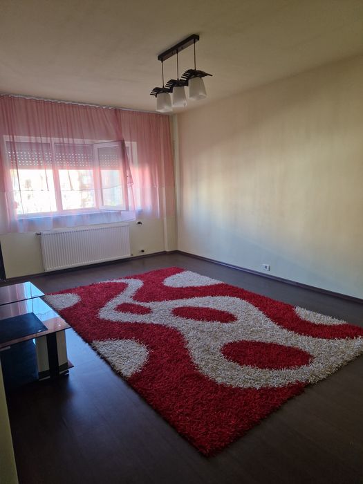 Inchiriez apartament 3 camere