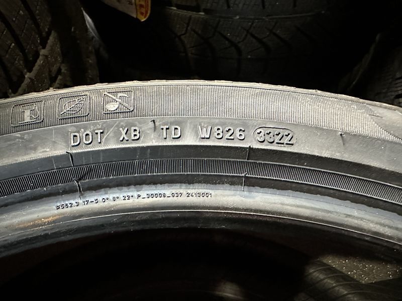 285/35/22//265/35/22 PIRELLI TESLA