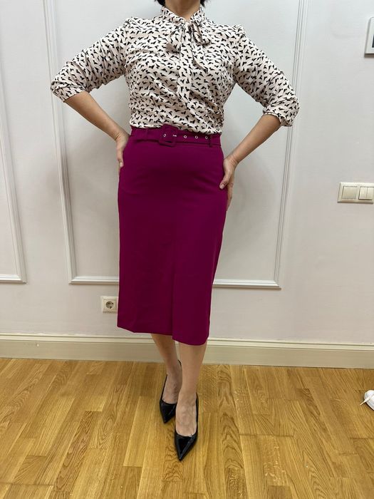 Стильная юбка карандаш и блуза с бантом