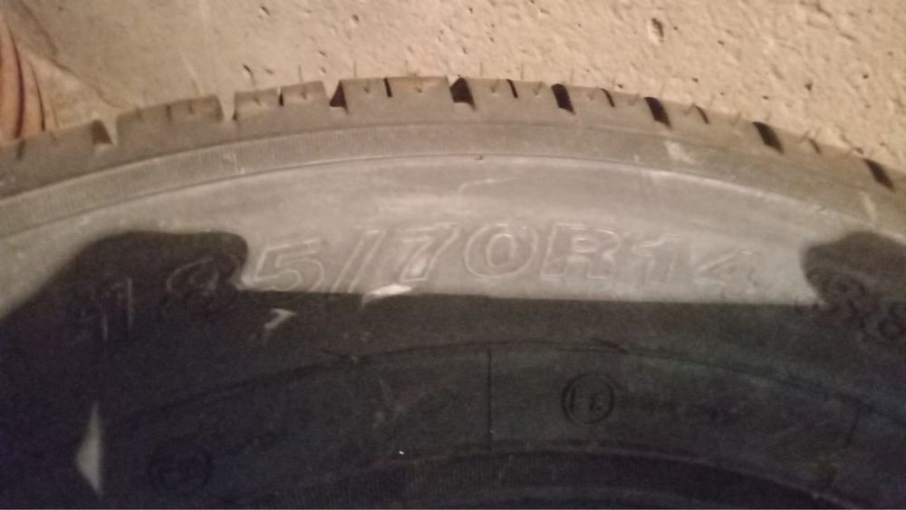 Продам 4  летней шины