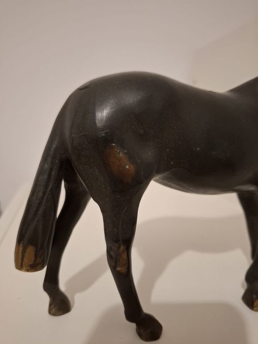 Statuie antică de cal din bronz – 1,37 kg, detalii pictate