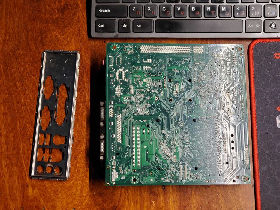 Материнская плата Mini-ITX Intel Atom D2500 2GB DDR3