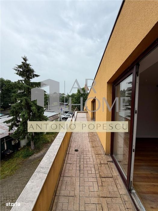 Spatiu comercial  stradal S+P+1+M, ultracentral, Ploiesti.