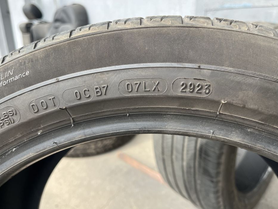2 бр. всесезонни гуми 245/45/18 Michelin DOT  2923 3,5 mm