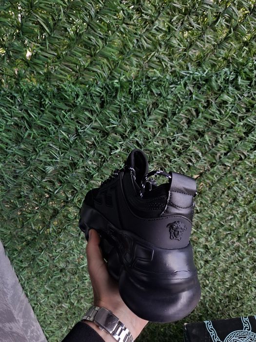 Versace chain reaction