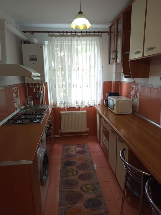 Închiriez apartament