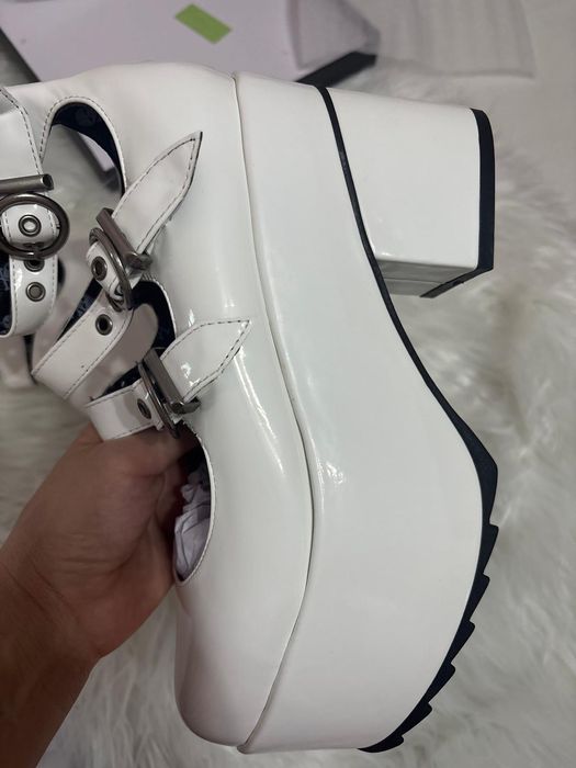 Sandale închise cu platforma noi