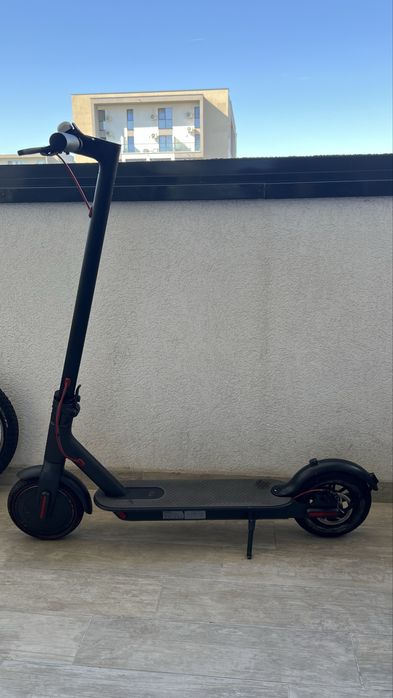 Trotineta electrica Xiaomi Mijia M365, viteza 25 km/h, autonomie 30 km