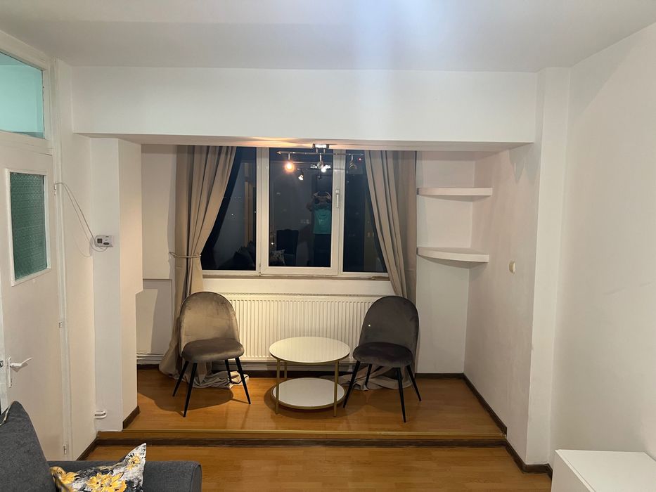 Închiriez  garsonieră