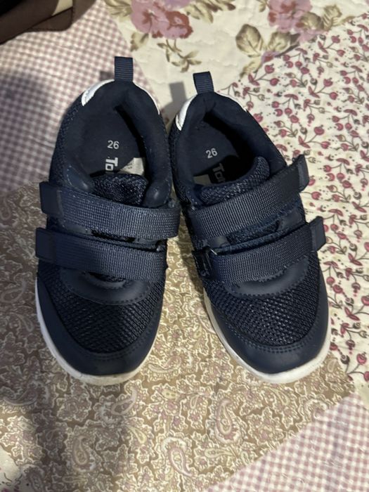 Детские кроссовки