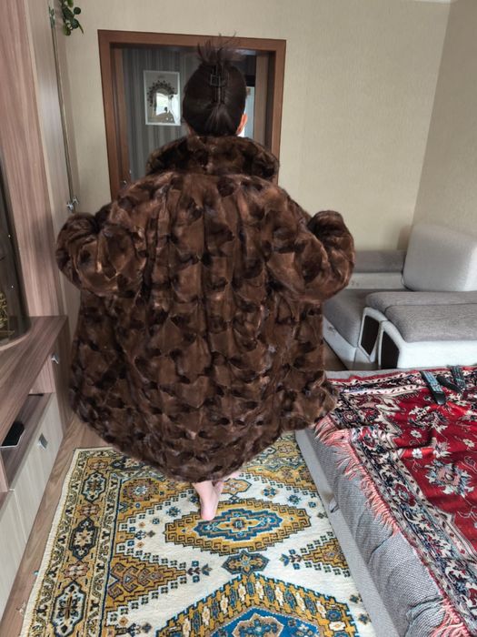 Продам  шубу норковую .