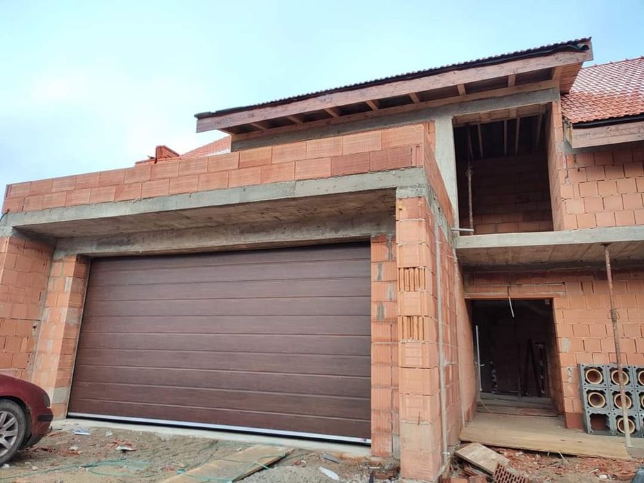 Usi de garaj secționale producător