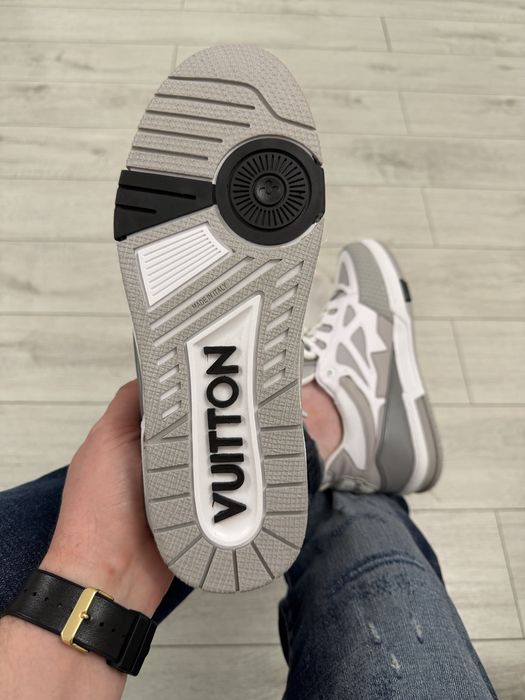 Adidasi Barbati Louis Vuitton Skate Gri & Alb!