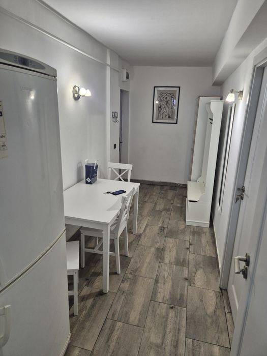 Apartament 2 camere etaj 1+garaj ultracentral zona casa de asigurari