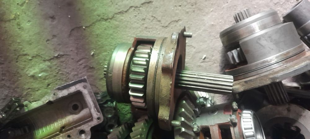 Продам запчасти на  трактор