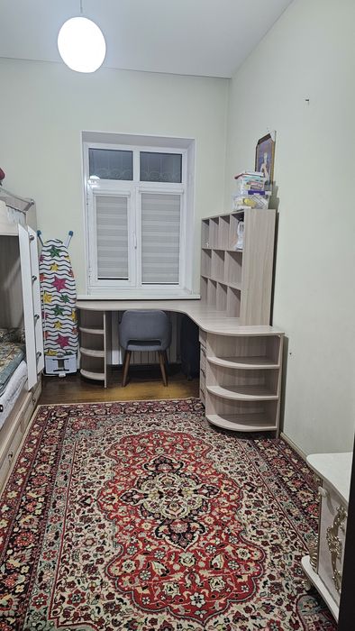 Детская кровать 2 ярусный и стол для учебы