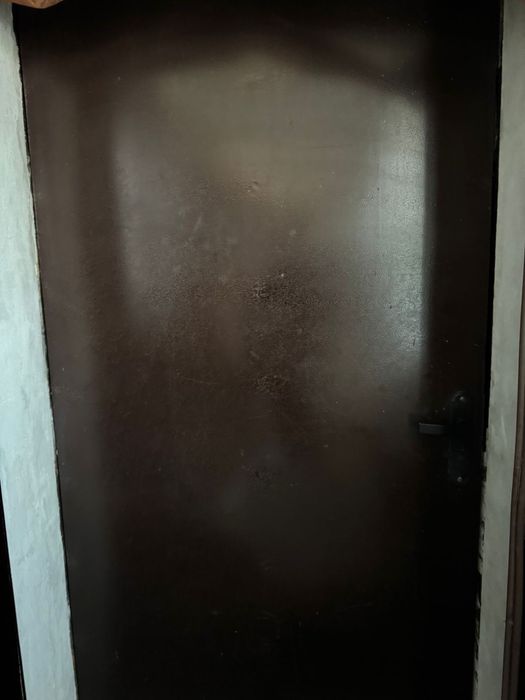 Продам жезный дверь