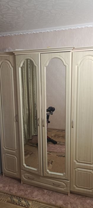 Продаётся спальный гарнитур