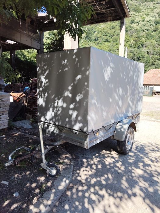 Remorca 1200kg cu sistem de franare