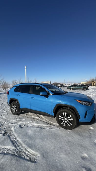 Продам автомобиль тойота раф 4