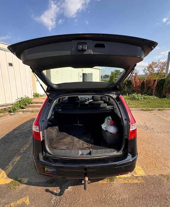 Hyundai i30, 1.4 benzina tip break, foarte incapatoare! km putini!