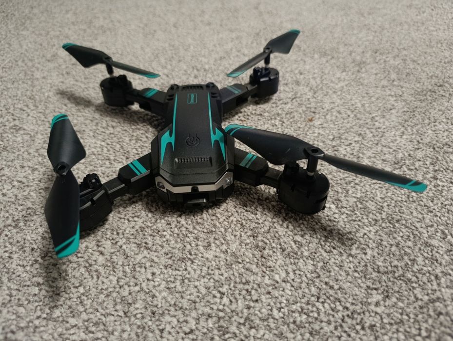 Drona GT  axnen cu controller cu display si 3 baterii