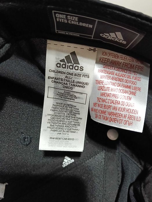 Sapca Adidas impecabila