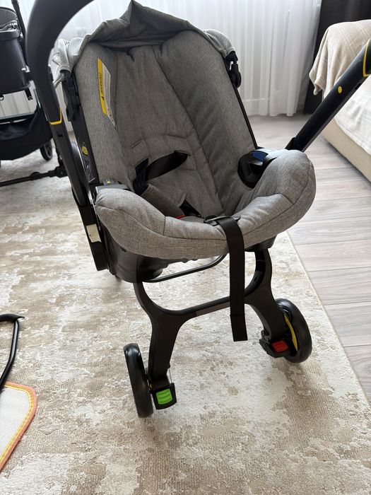 Продам коляску-автолюльку