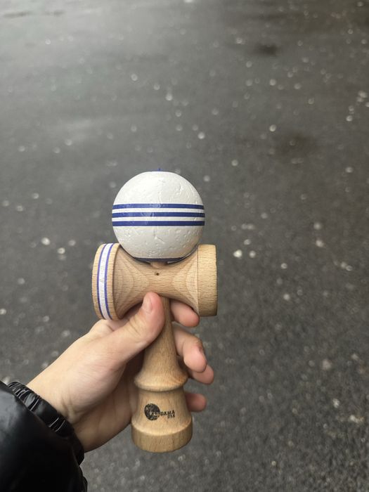 Kendama usa albastra sticky