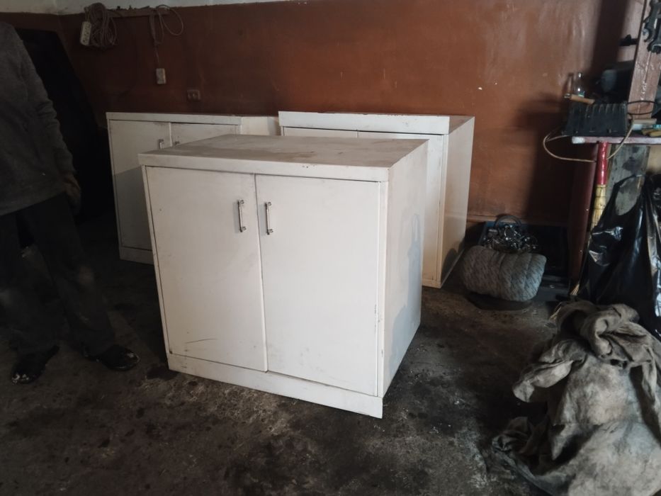 Продам железные шкафы