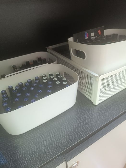 Продам маникюрные  столы и стулья