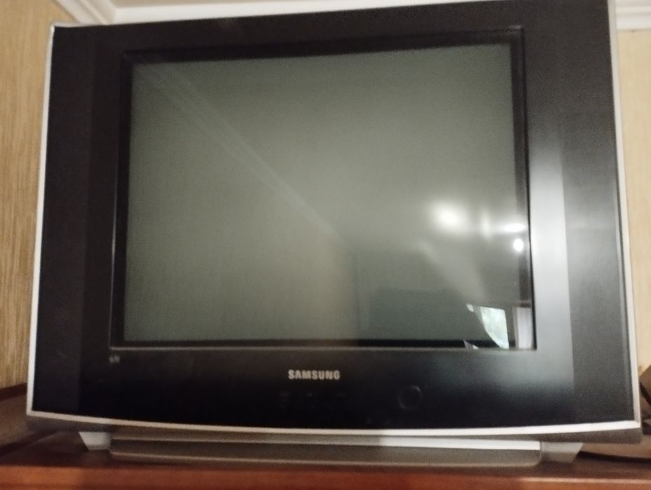 Продам телевизор Самсунг